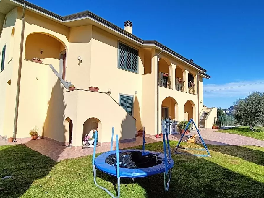 Immagine 14 di Casa bifamiliare in vendita  a Vecchiano