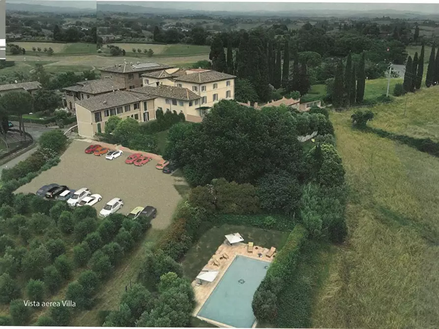 Immagine 2 di Appartamento in vendita  a Siena