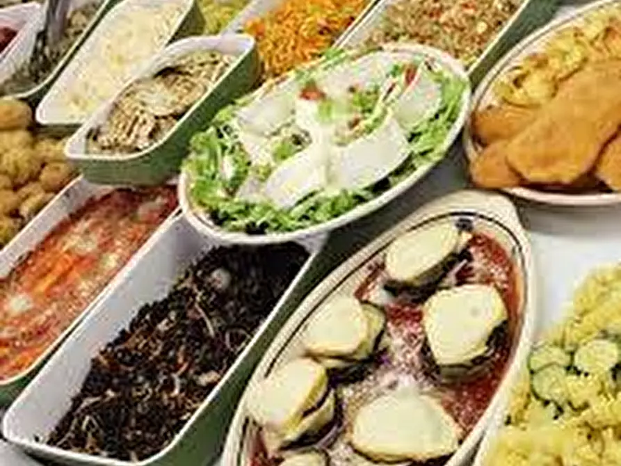 Immagine 12 di Alimentari in vendita  a Livorno