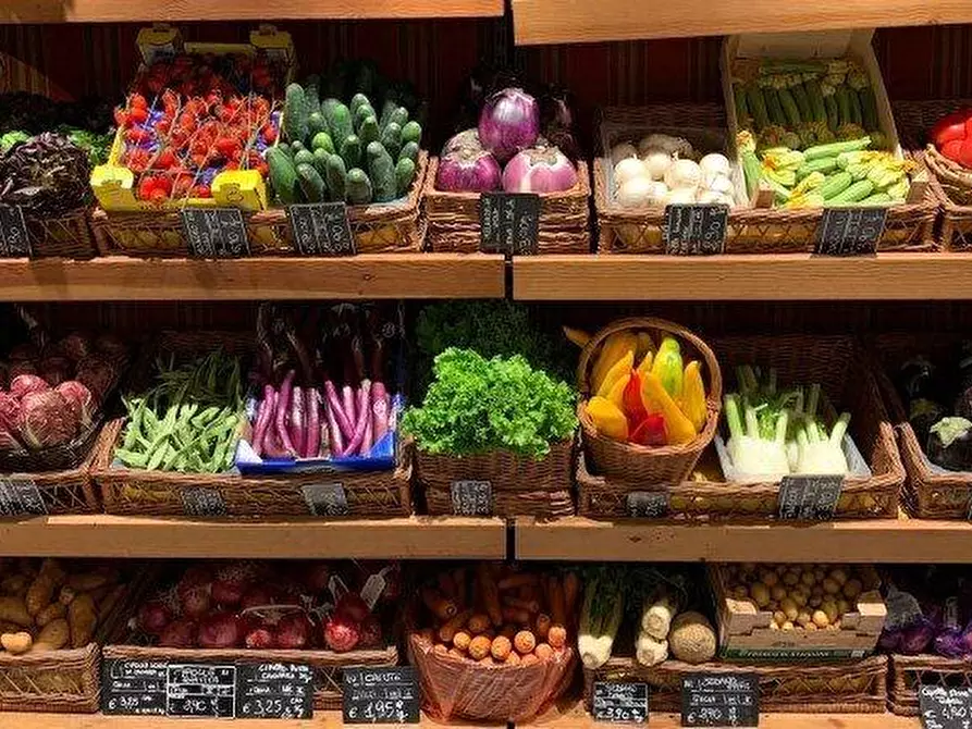 Immagine 8 di Alimentari in vendita  a Livorno