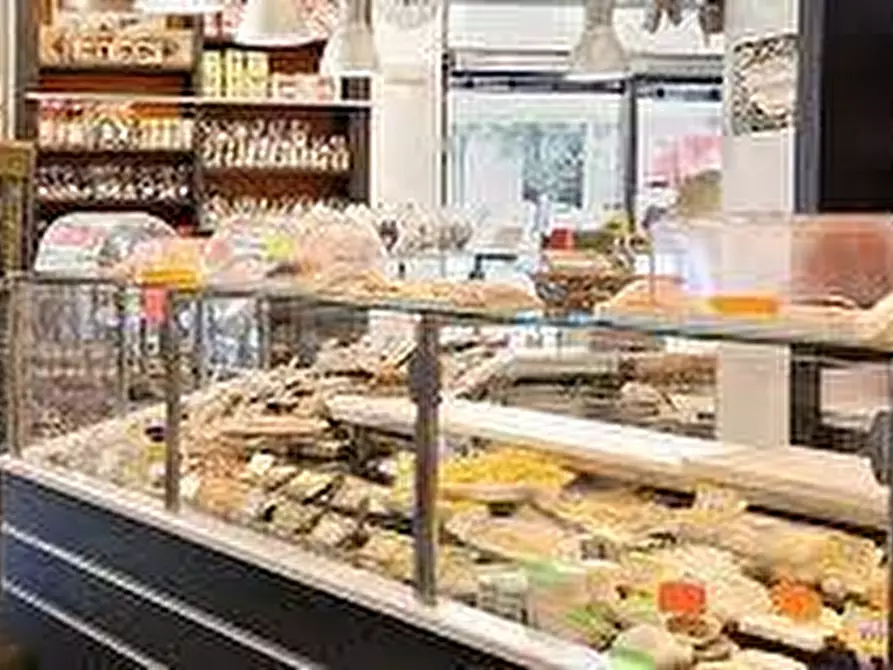 Immagine 3 di Alimentari in vendita  a Livorno