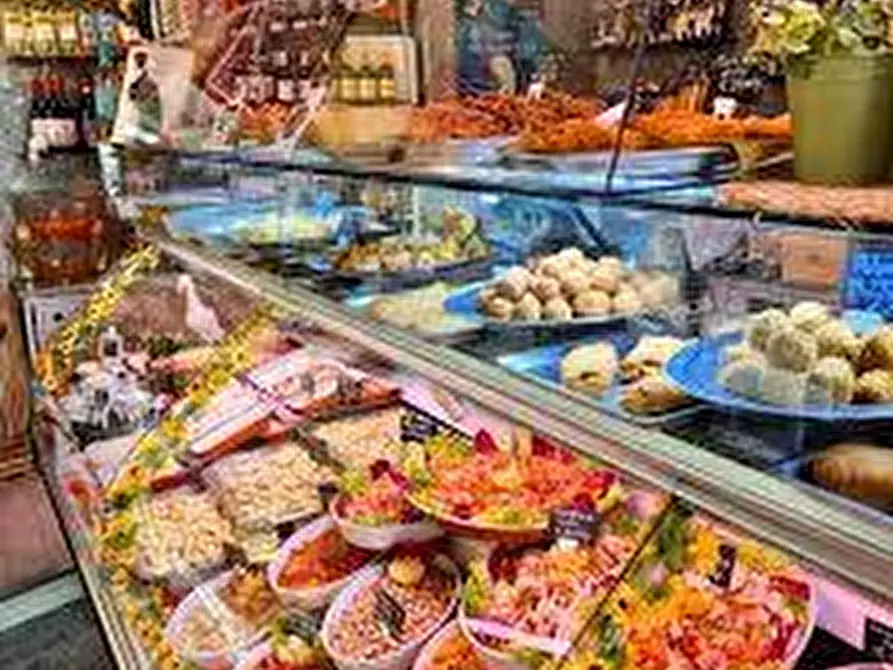 Immagine 11 di Alimentari in vendita  a Livorno