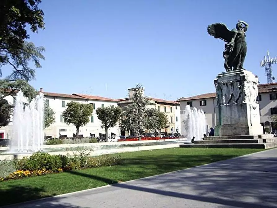 Immagine 1 di Locale commerciale in vendita  a Empoli