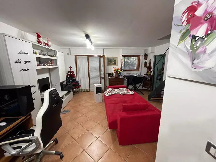 Immagine 42 di Appartamento in vendita  a Siena