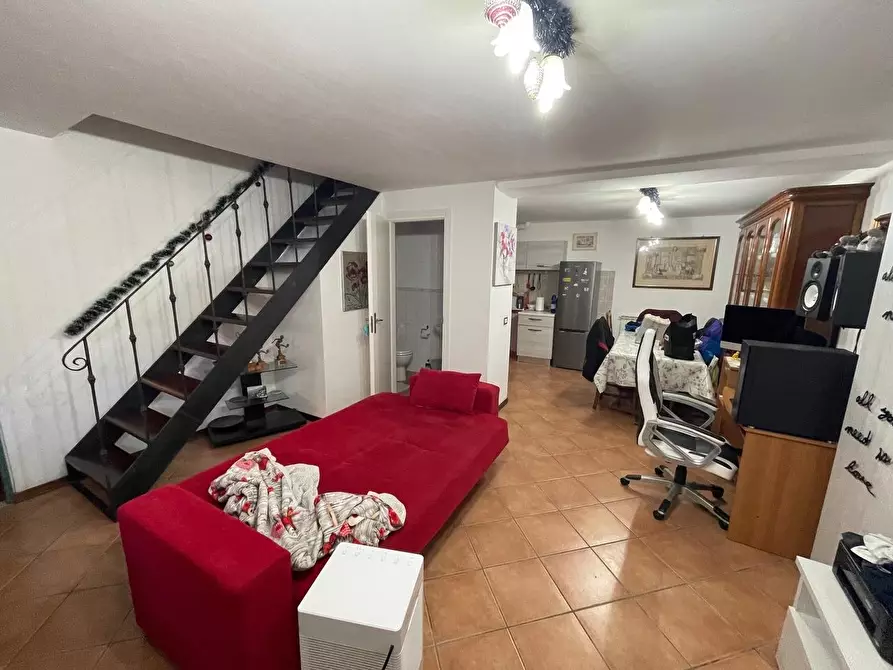 Immagine 37 di Appartamento in vendita  a Siena