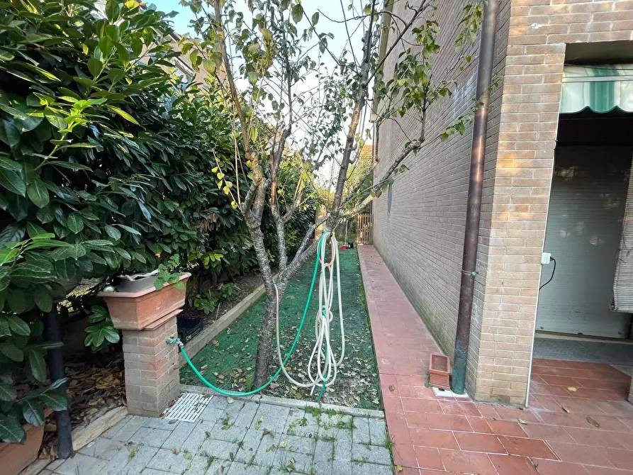 Immagine 13 di Appartamento in vendita  a Siena