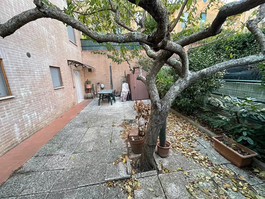 Immagine 6 di Appartamento in vendita  a Siena