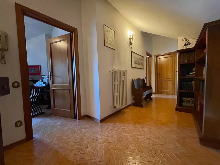 Immagine 56 di Appartamento in vendita  a Siena