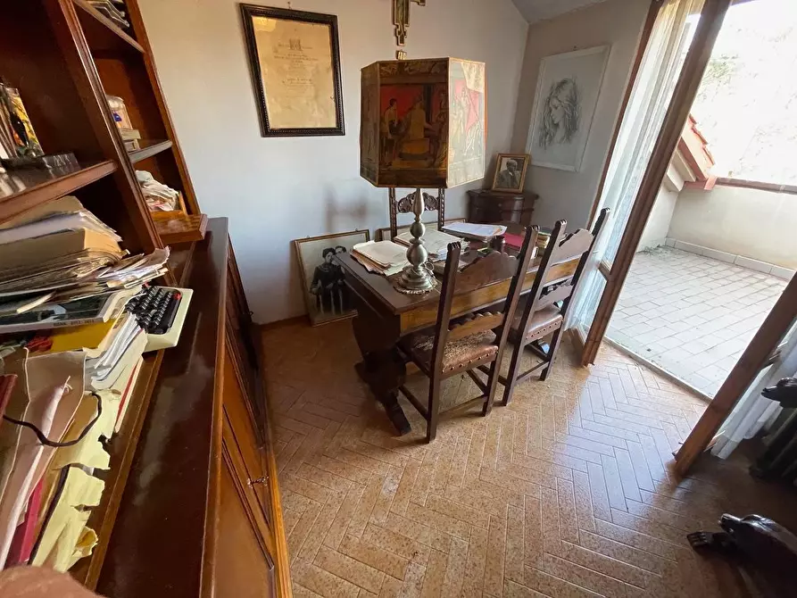 Immagine 74 di Appartamento in vendita  a Siena