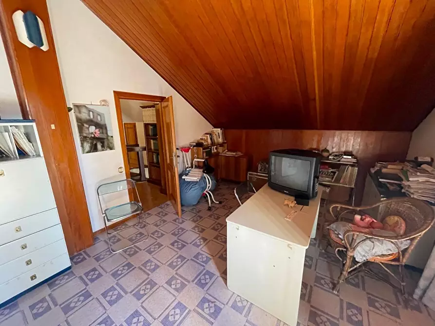 Immagine 87 di Appartamento in vendita  a Siena
