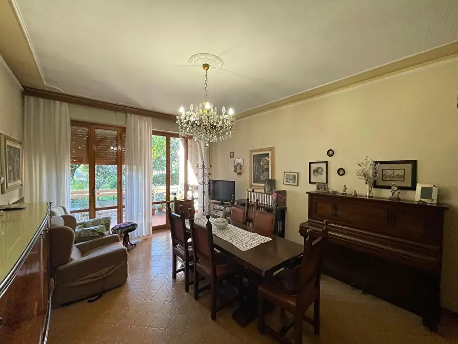 Immagine 2 di Appartamento in vendita  a Siena