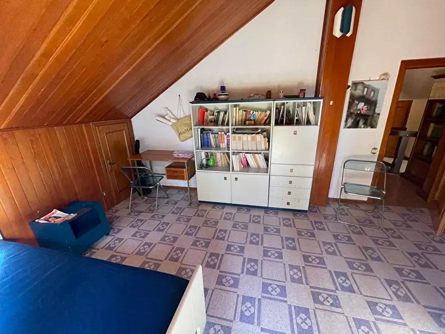 Immagine 88 di Appartamento in vendita  a Siena