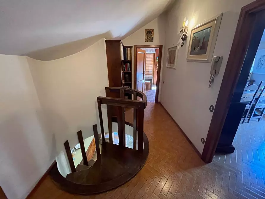 Immagine 71 di Appartamento in vendita  a Siena