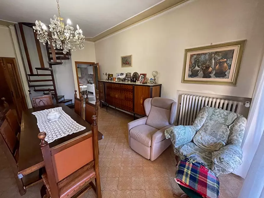 Immagine 10 di Appartamento in vendita  a Siena