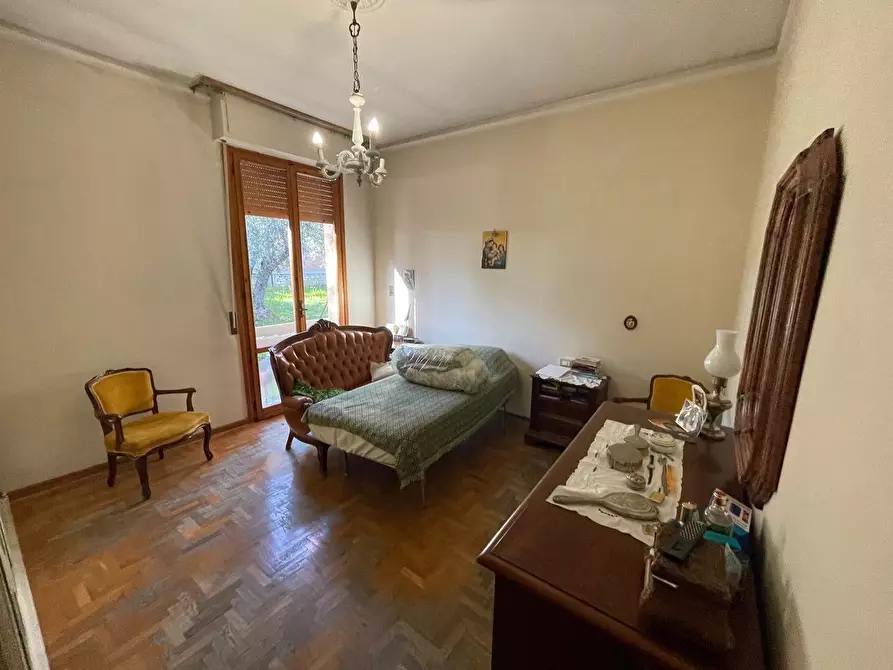 Immagine 46 di Appartamento in vendita  a Siena