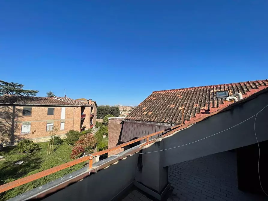 Immagine 59 di Appartamento in vendita  a Siena