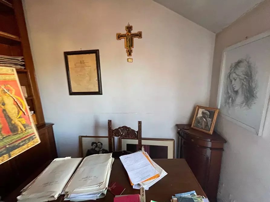 Immagine 77 di Appartamento in vendita  a Siena