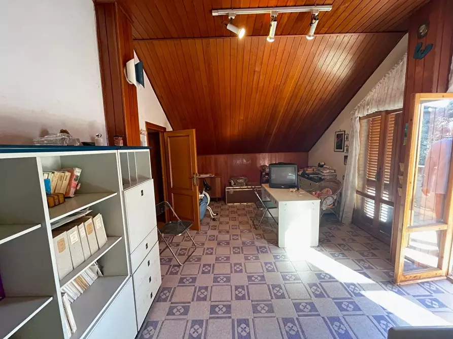 Immagine 92 di Appartamento in vendita  a Siena