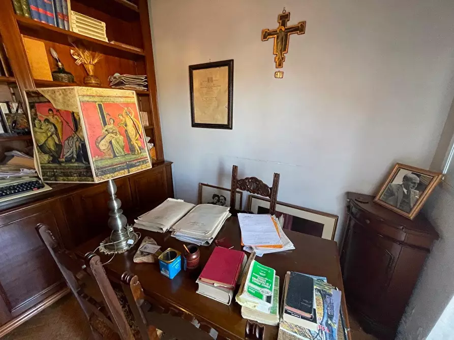 Immagine 76 di Appartamento in vendita  a Siena