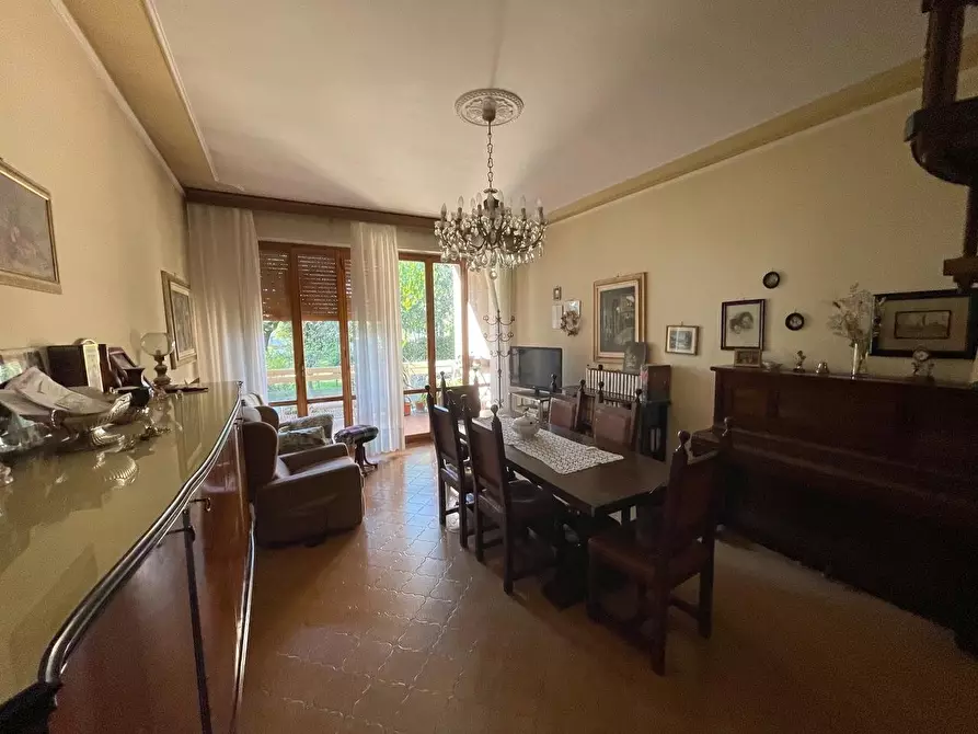Immagine 1 di Appartamento in vendita  a Siena