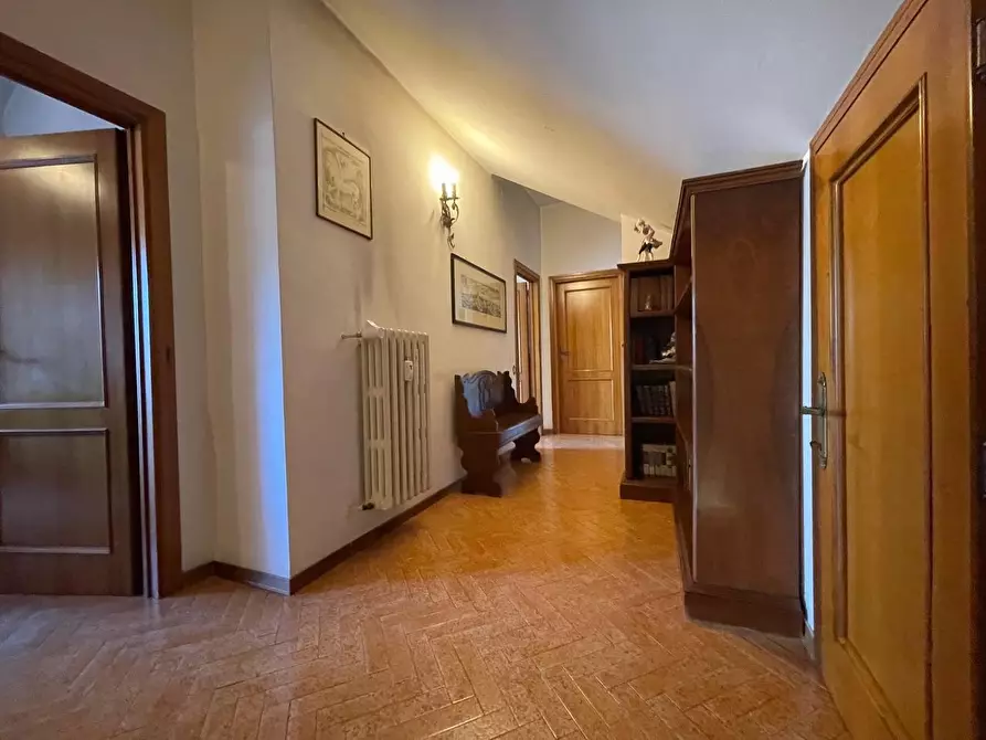 Immagine 55 di Appartamento in vendita  a Siena