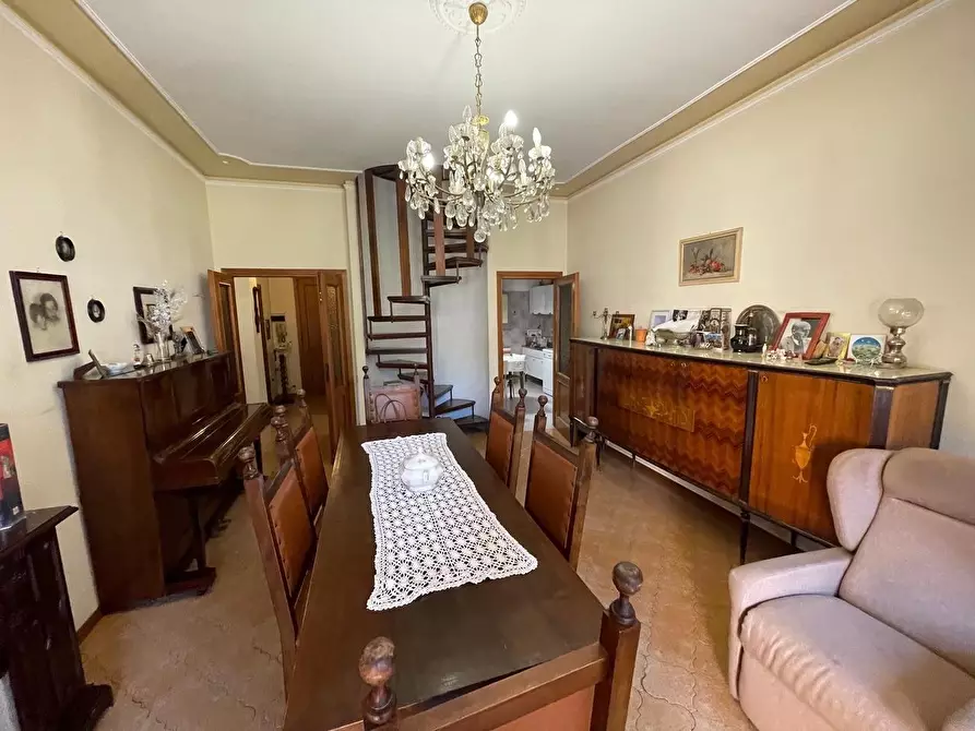 Immagine 20 di Appartamento in vendita  a Siena