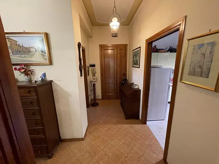 Immagine 5 di Appartamento in vendita  a Siena