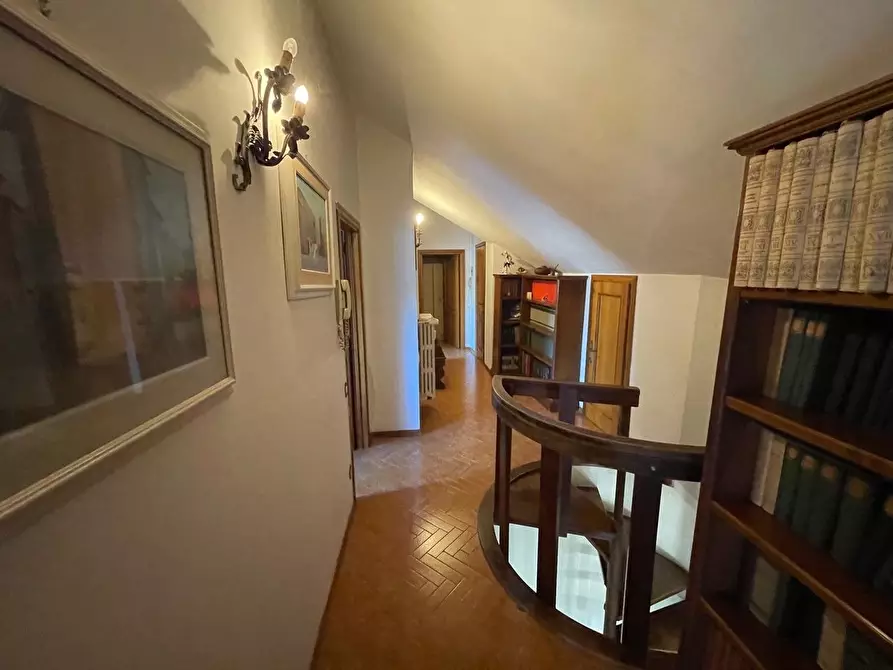 Immagine 79 di Appartamento in vendita  a Siena