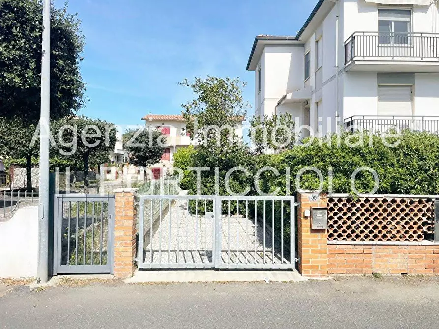 Immagine 8 di Appartamento in vendita  a Cecina