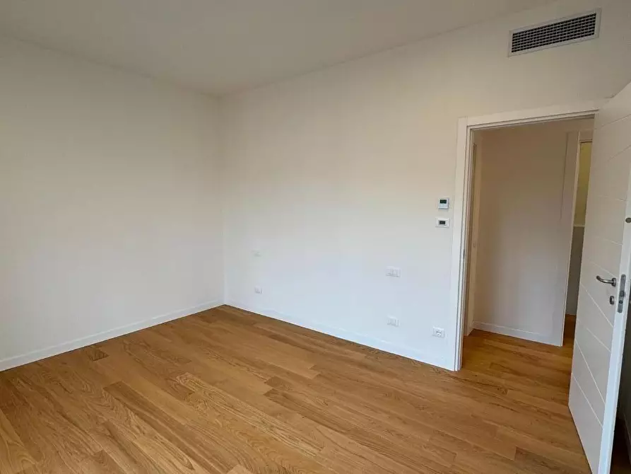 Immagine 10 di Appartamento in vendita  a Massa