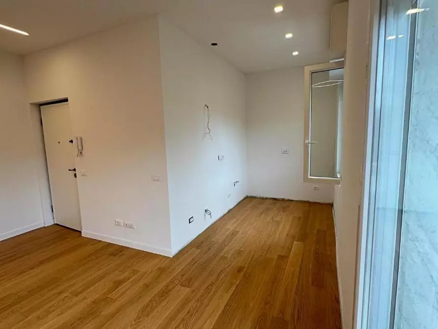 Immagine 5 di Appartamento in vendita  a Massa