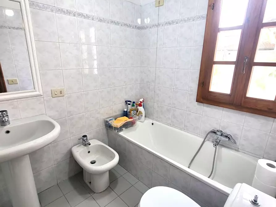 Immagine 15 di Appartamento in vendita  a Viareggio