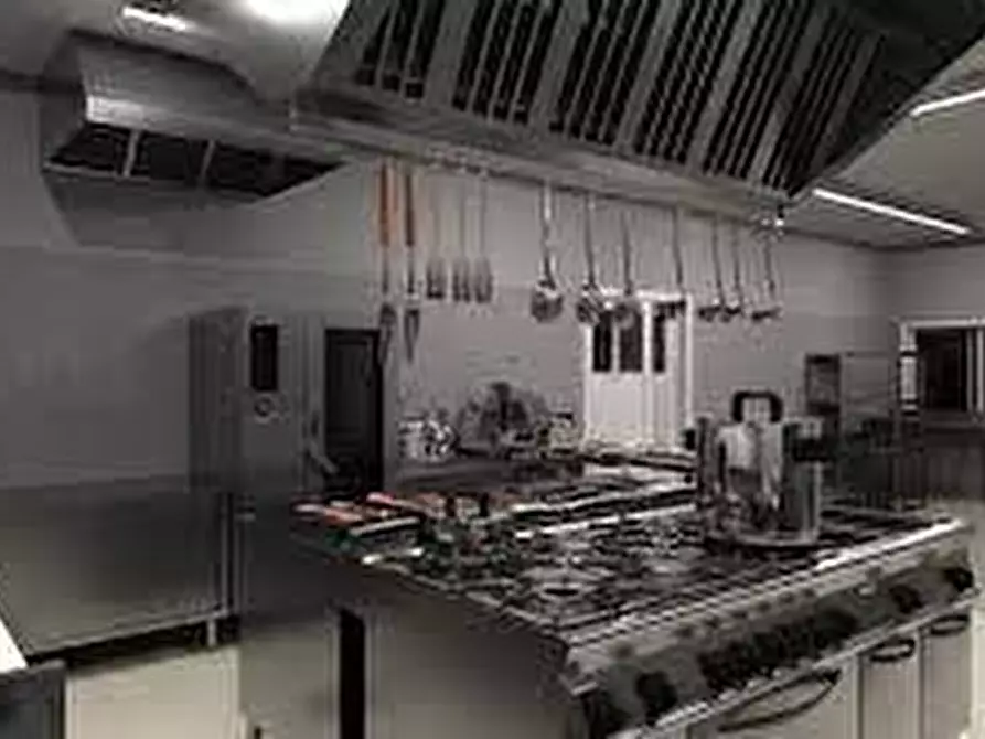 Immagine 4 di Bar / Ristorante in vendita  a Pontedera