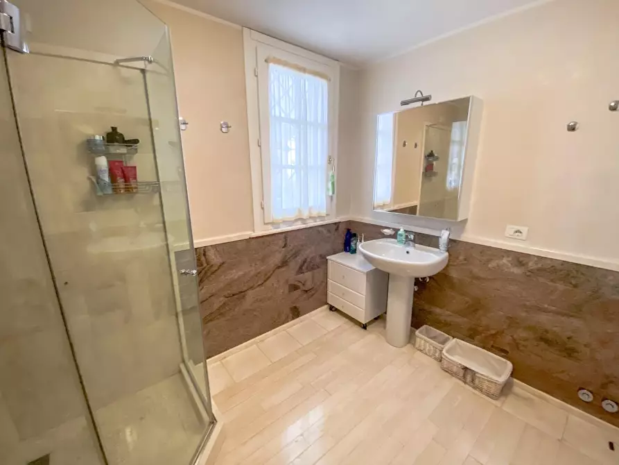 Immagine 38 di Villa in vendita  a Forte Dei Marmi