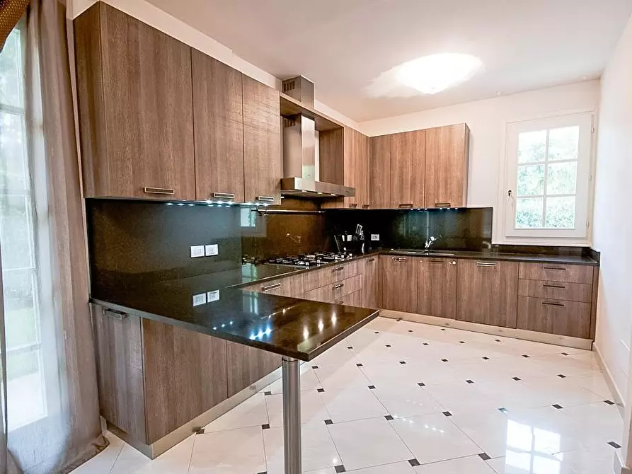 Immagine 24 di Villa in vendita  a Forte Dei Marmi