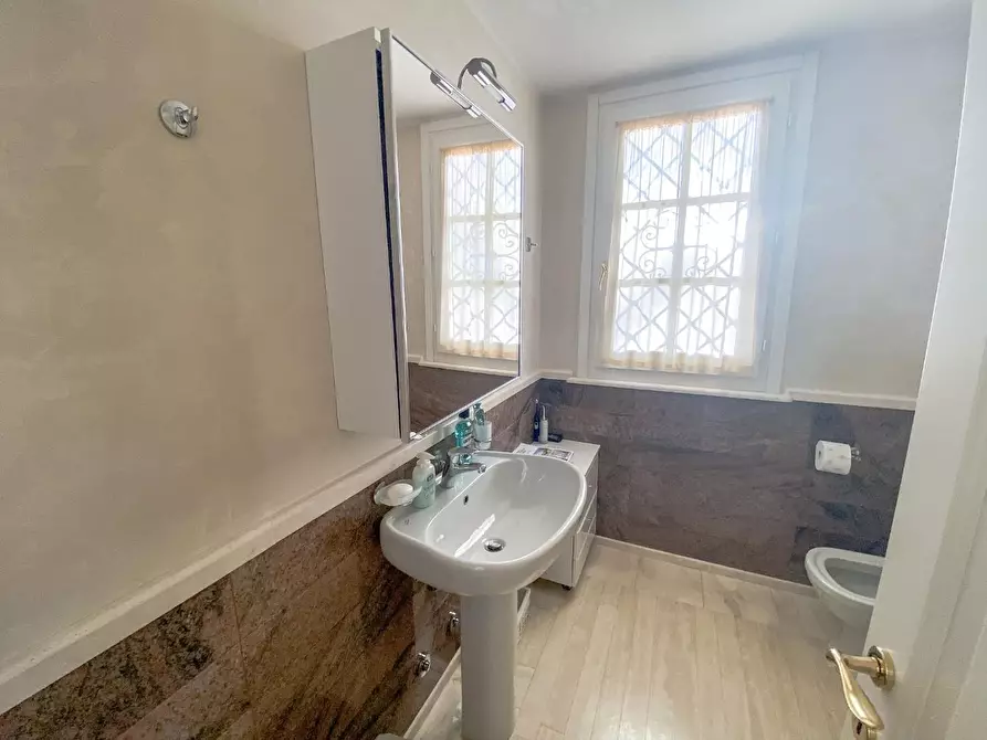 Immagine 29 di Villa in vendita  a Forte Dei Marmi