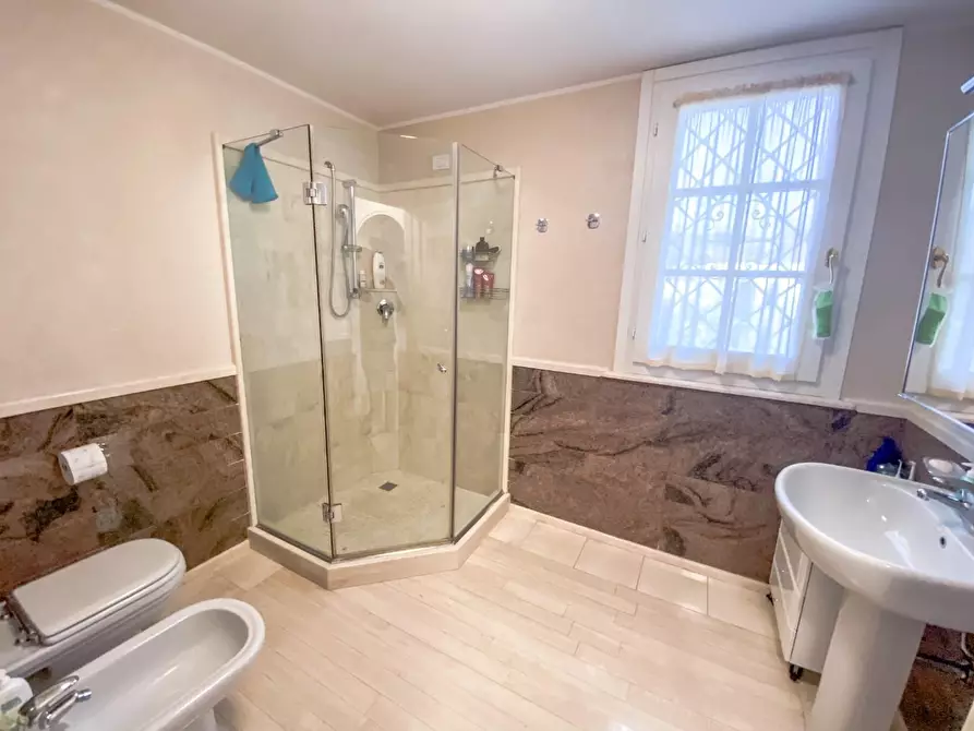 Immagine 37 di Villa in vendita  a Forte Dei Marmi