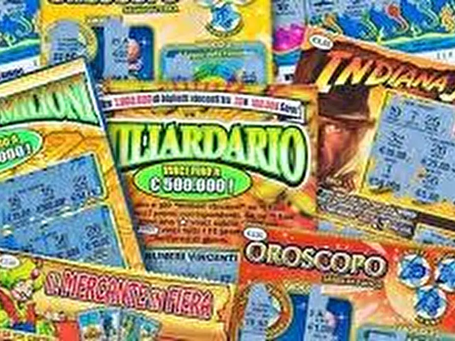 Immagine 20 di Attività commerciale in vendita  a Venaria Reale