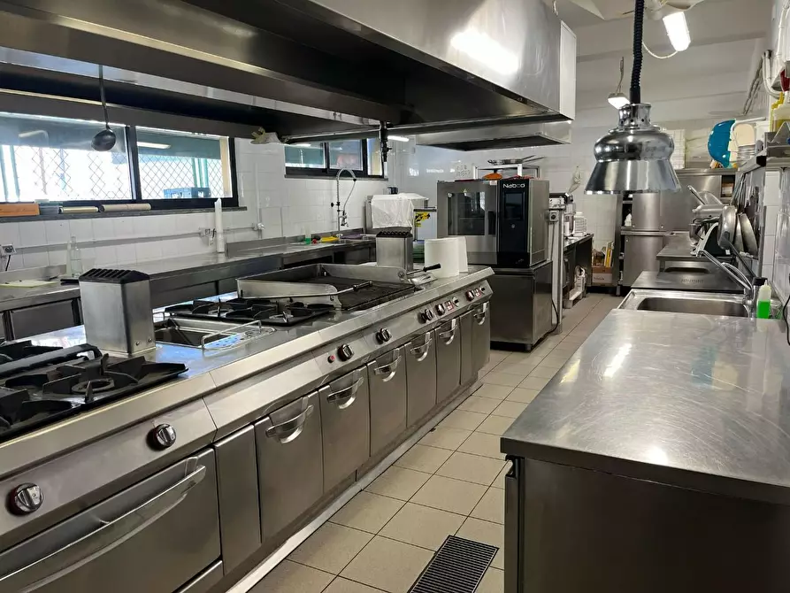 Immagine 7 di Bar / Ristorante in vendita  a Lanzo Torinese