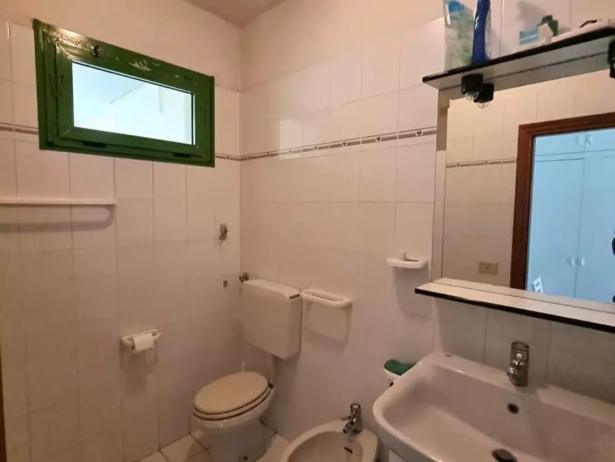 Immagine 17 di Appartamento in vendita  a Viareggio