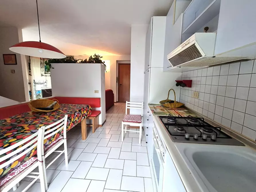 Immagine 4 di Appartamento in vendita  a Viareggio