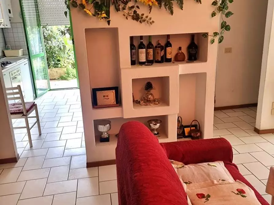 Immagine 3 di Appartamento in vendita  a Viareggio