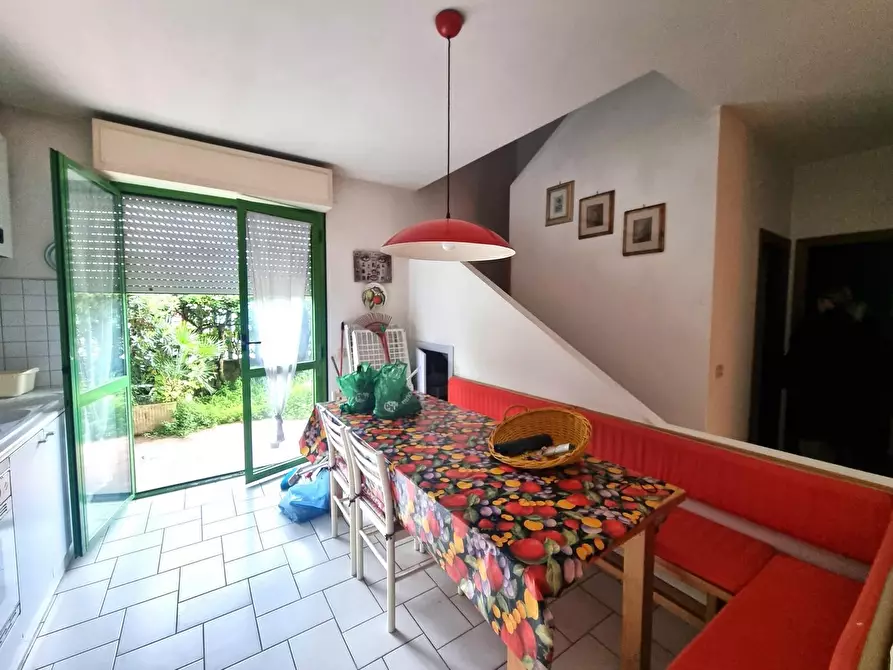 Immagine 5 di Appartamento in vendita  a Viareggio