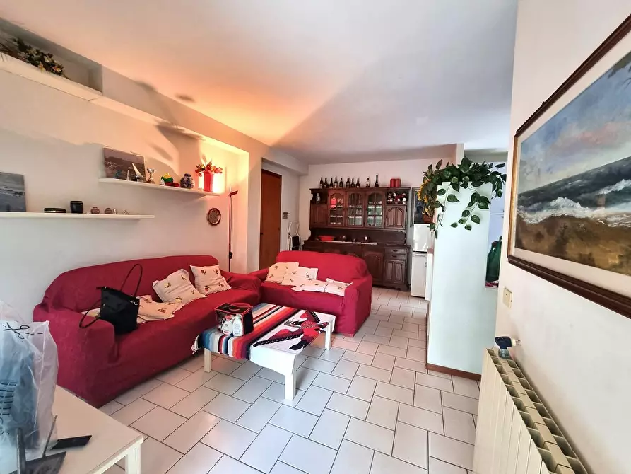 Immagine 2 di Appartamento in vendita  a Viareggio