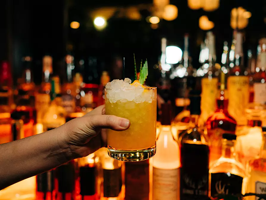 Immagine 2 di Attività commerciale in vendita  a Torino