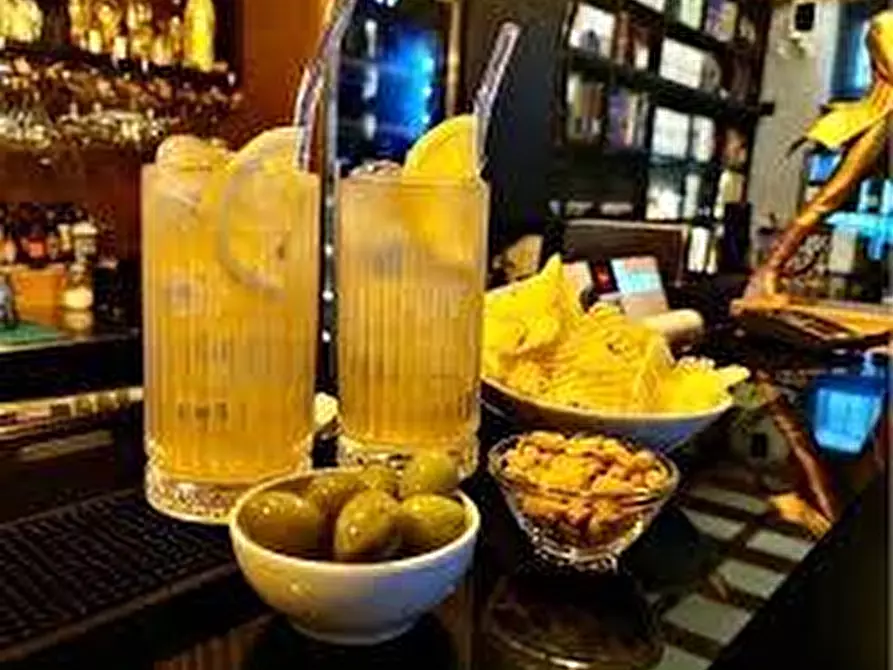 Immagine 9 di Attività commerciale in vendita  a Torino