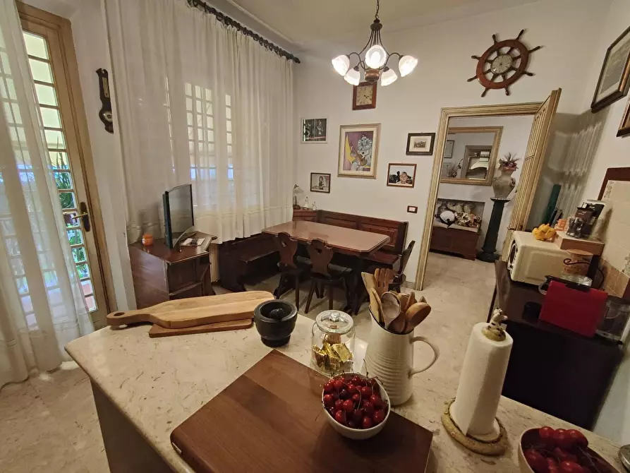 Immagine 6 di Casa indipendente in vendita  a Viareggio