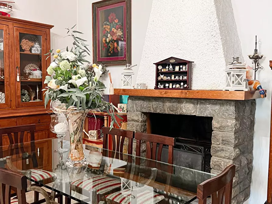 Immagine 9 di Casa indipendente in vendita  a Viareggio