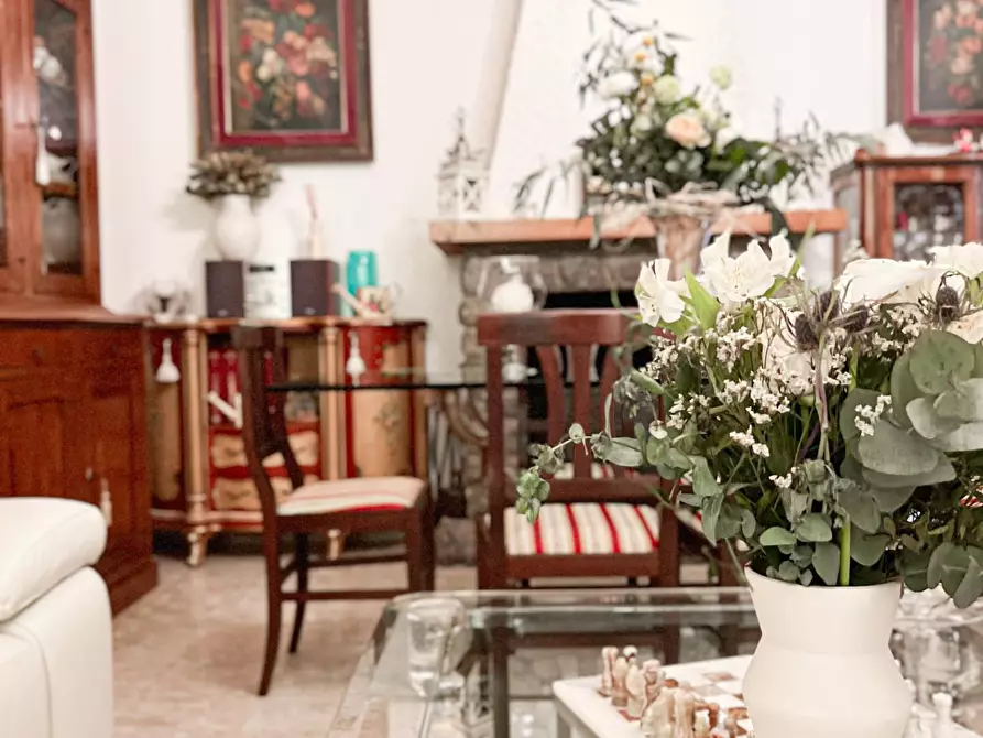 Immagine 7 di Casa indipendente in vendita  a Viareggio