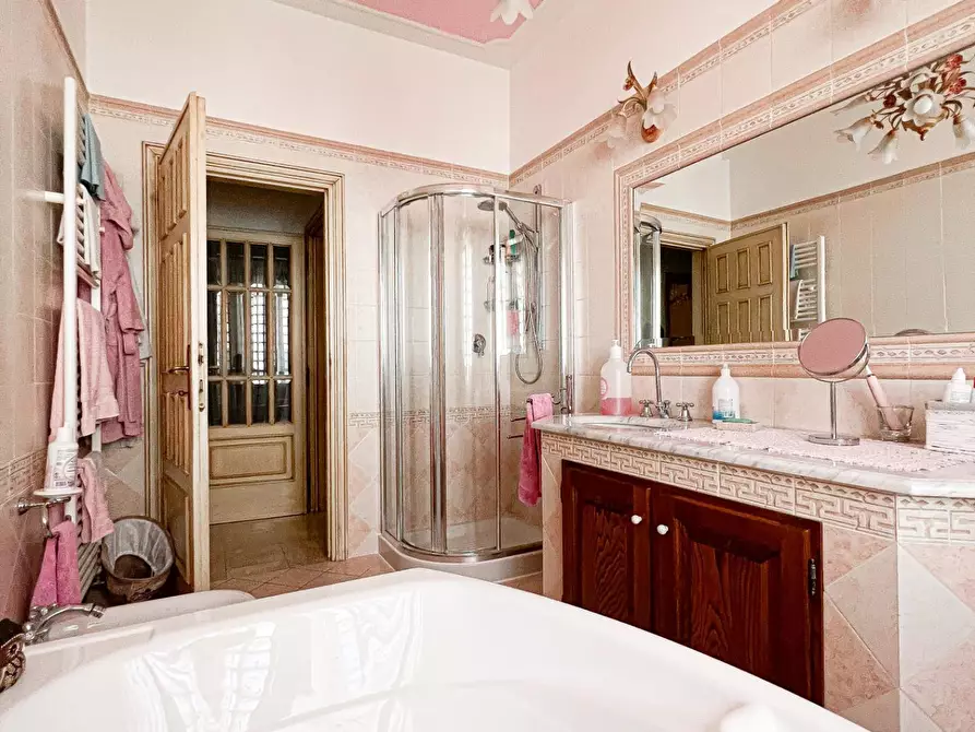 Immagine 19 di Casa indipendente in vendita  a Viareggio